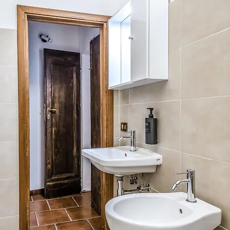 Апартаменти Hostly-maison L'arancio-large House Near The Tower *